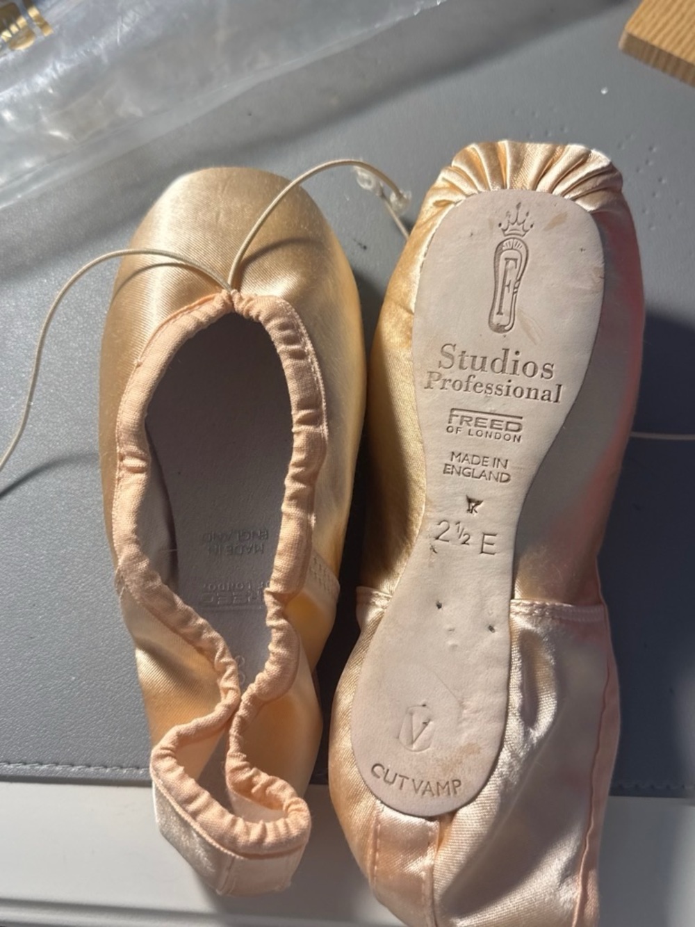 Studios Professional Ballet Pointe Shoes in Peach
